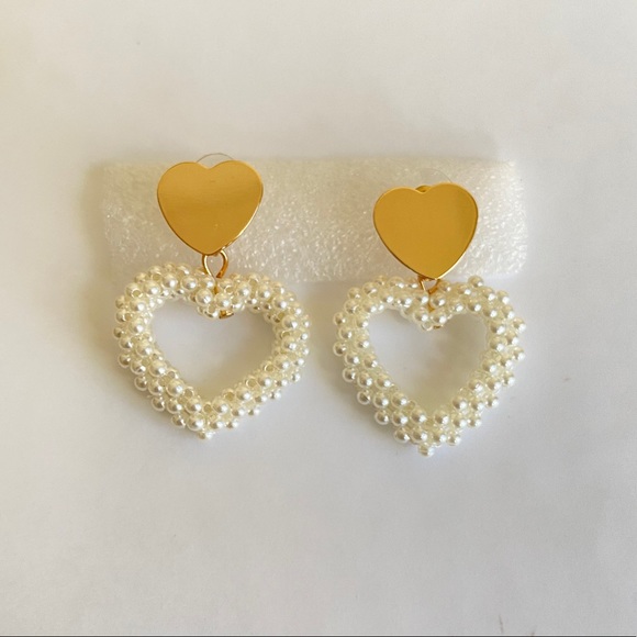 Beautiful pair of earrings news - Picture 7 of 8